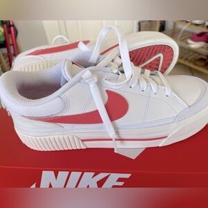 Nike womens legacy lift- pink- 8.5